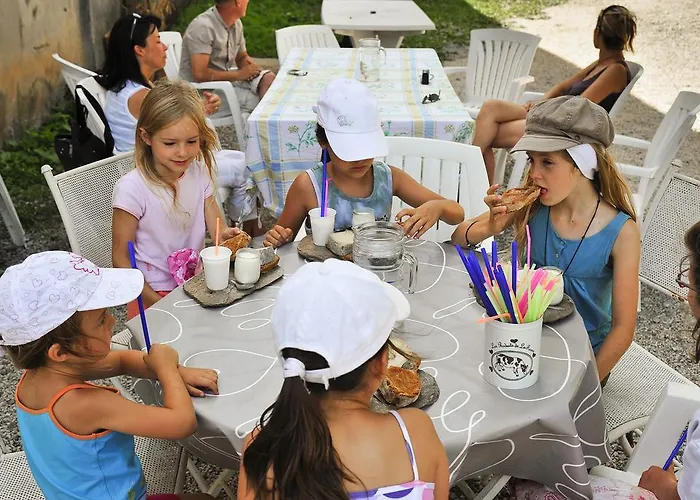 Vvf Villages « Les Legendes Du Gevaudan » Üdülőpark 3*